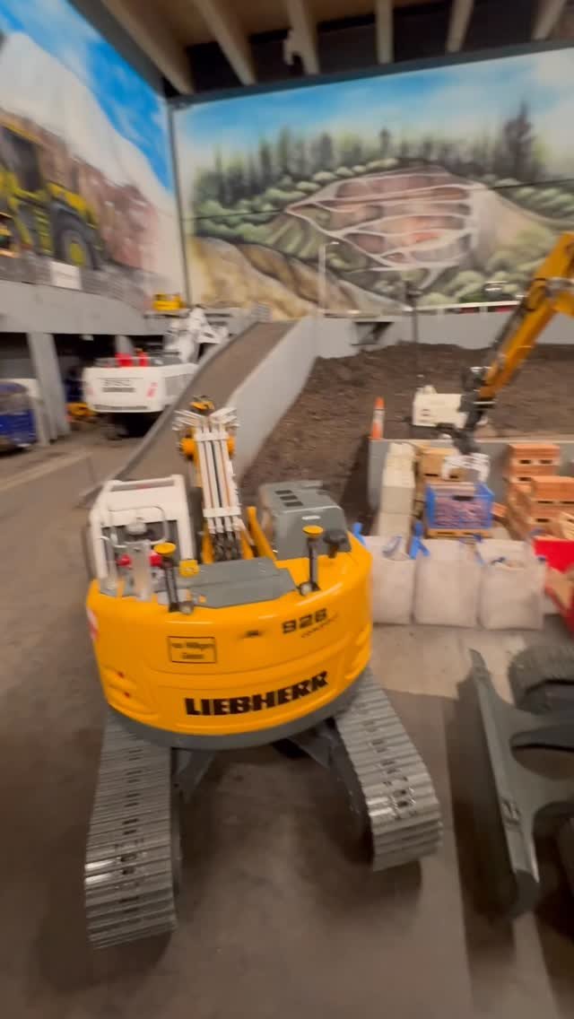 rcdreammachine 게시물 이미지: Amazing Liebherr 926 compact by Premacon. The...