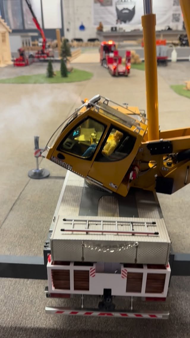 rcdreammachine 게시물 이미지: Amazing rc crane, huge power and details made...