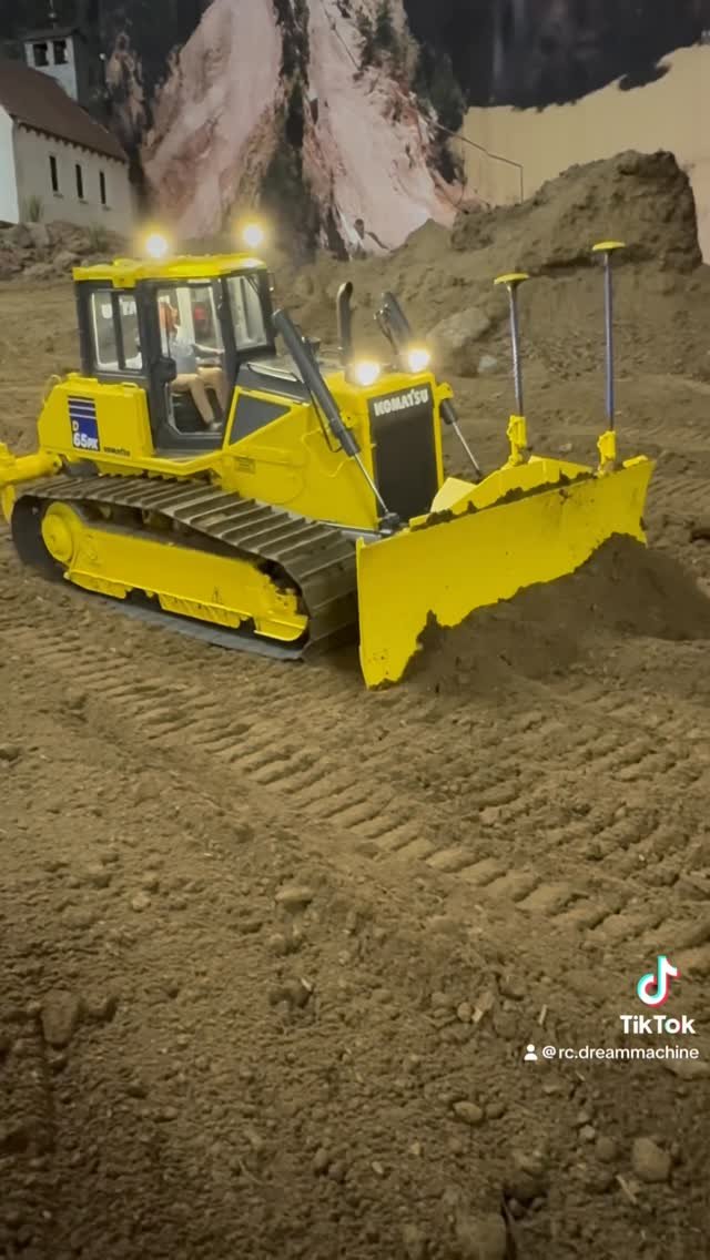 rcdreammachine 게시물 이미지: Amazing rc bulldozer, powerful machine in the...