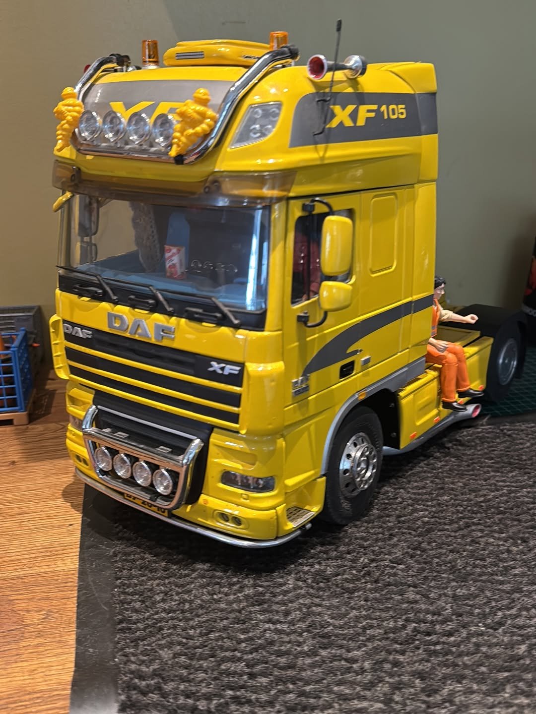 Photo by rcdreammachine on February 24, 2026. May be an image of truck, lego and text that says 'XF10 105 AF DAF XF'.