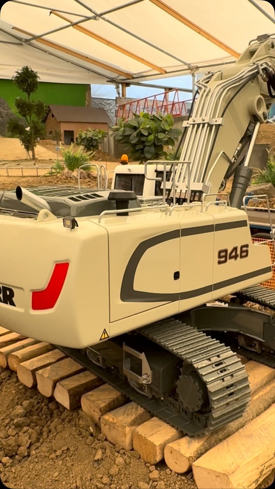 rcdreammachine 게시물 이미지: Amazing Liebherr 956 excavator!  So nice this...