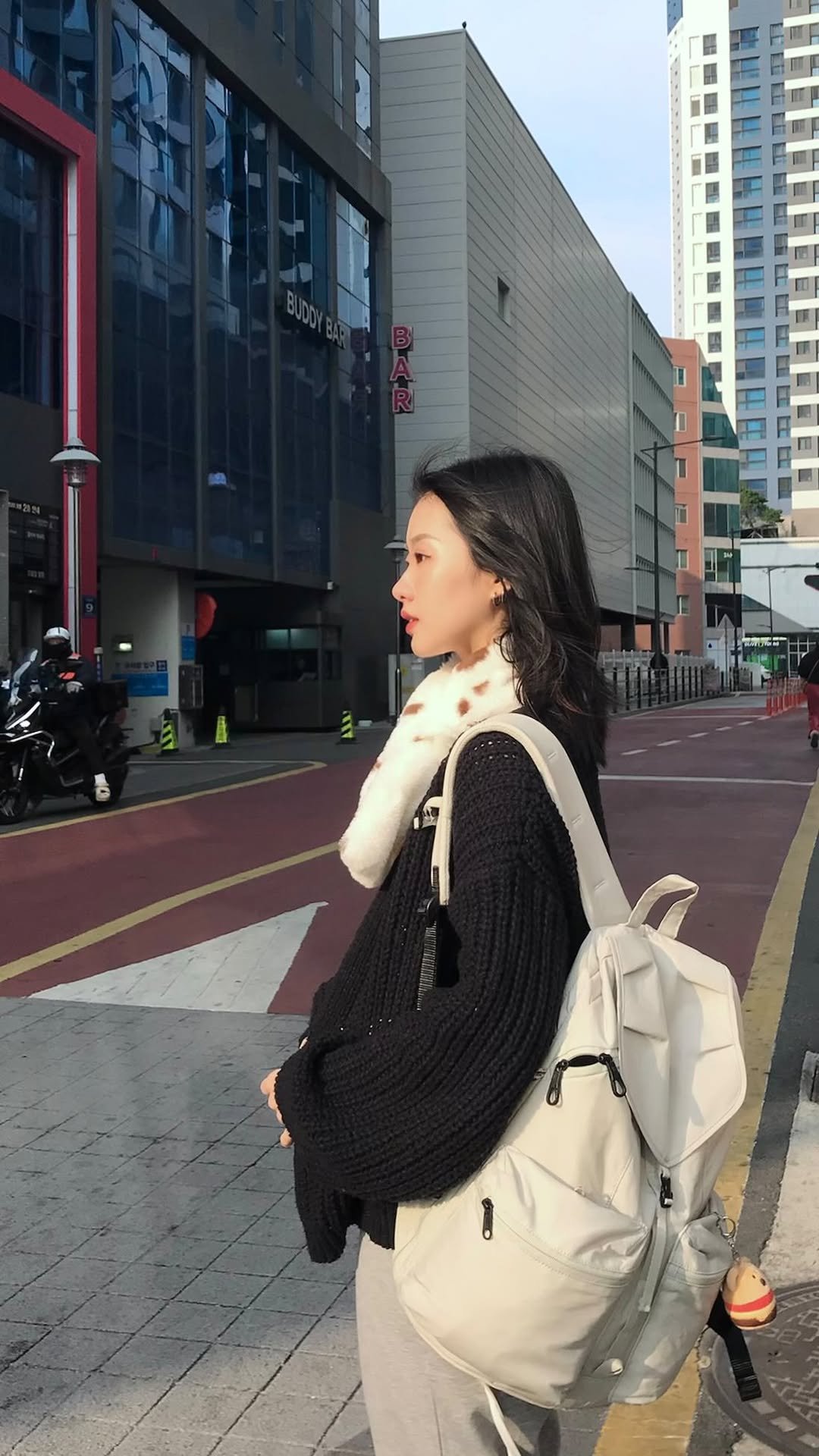 re.neyu 게시물 이미지: 每次出國一定會帶後背包
因為護照、錢包、手機
所有重要的東西都在身上
（加上我又是東西很多的人...