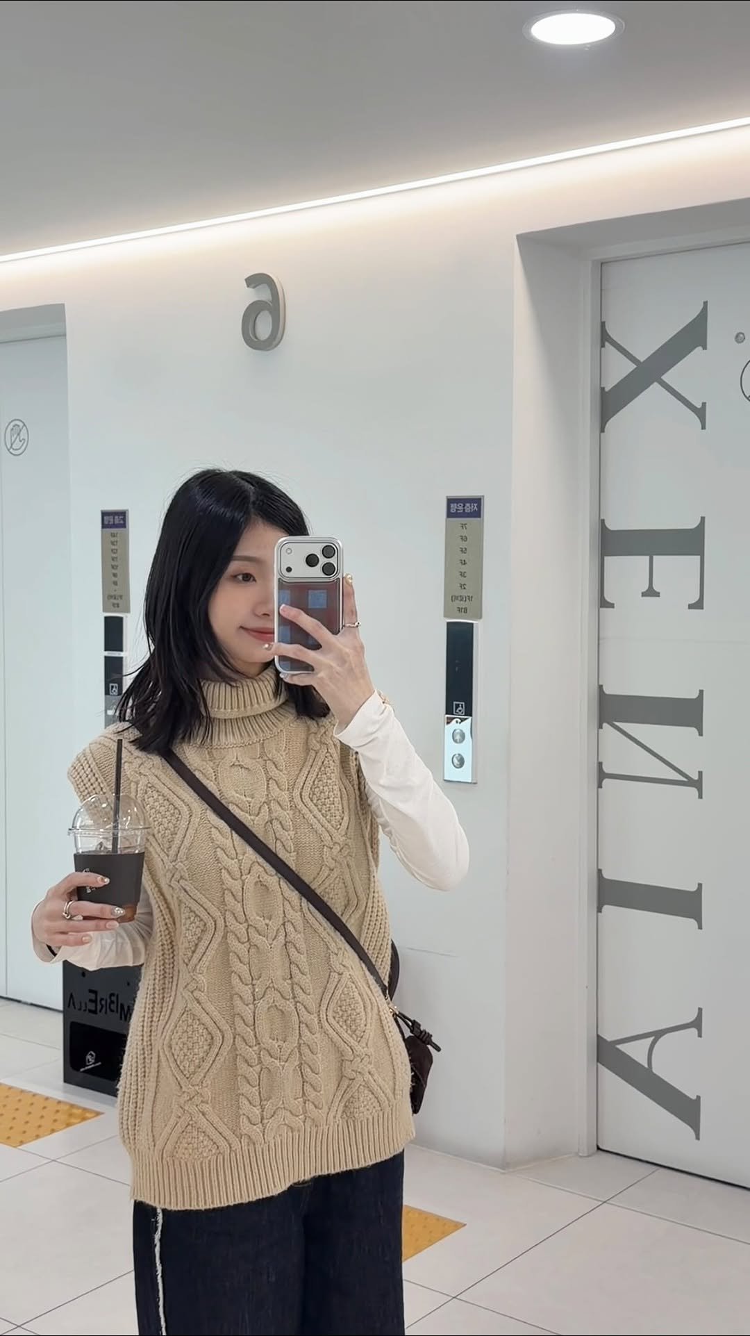 re.neyu 게시물 이미지: 韓國旅遊行程：吃＋買＋變漂亮😻
這次到了江南的詩麗雅皮膚科
除了環境很美之外
還有自助咖啡機&...