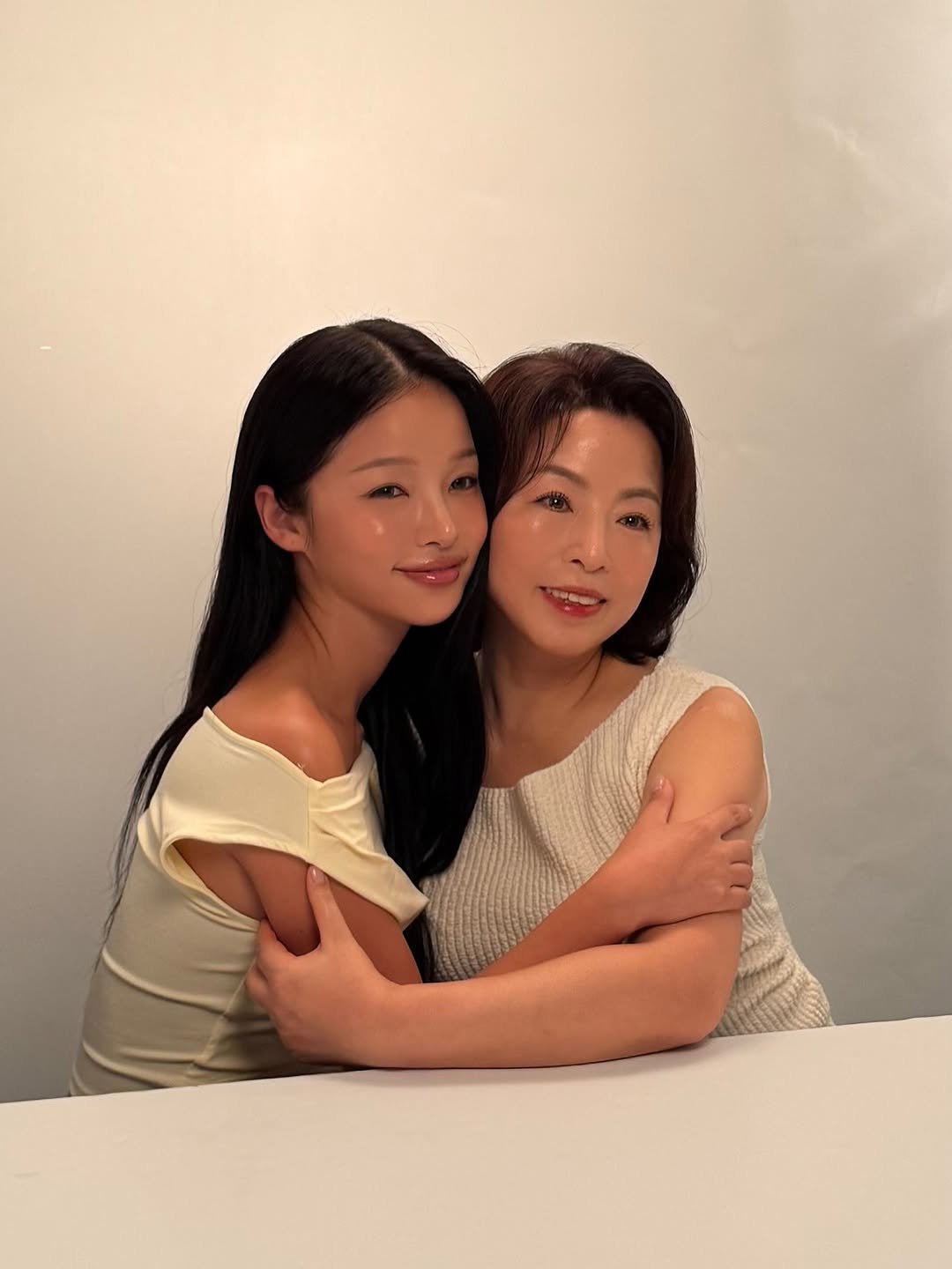 Photo shared by mini note on September 16, 2025 tagging @kkmmmkk. May be an image of 2 people, makeup, hair and text.