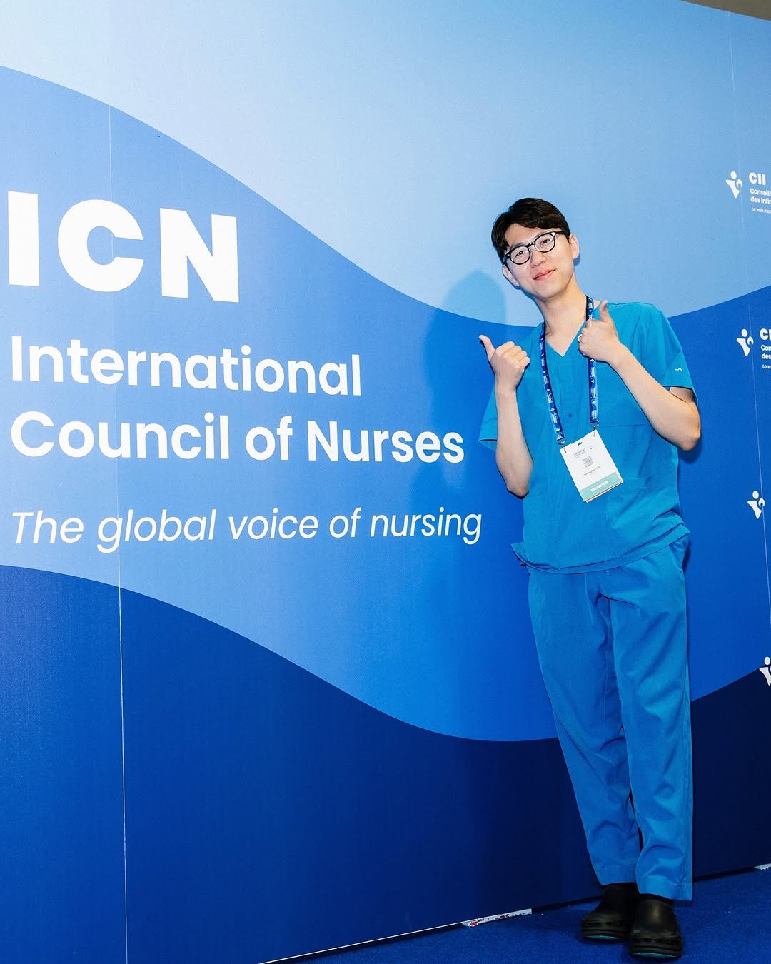 Photo by 간호사를 간호하는 간호사 | 오성훈 on November 02, 2025. May be an image of microphone, stethoscope, hospital and text that says 'CII Coroi ន៉ែន" ICN International Council of Nurses The global voice of nursing'.