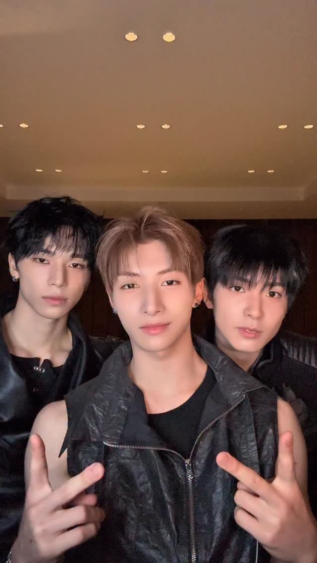 real_nexz 게시물 이미지: 🖐️🐾🐈‍⬛🦦

#NEXZ #YU #SOGEON #YUKI
#Hellmate...