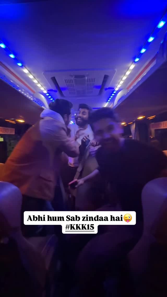 realharshgujral 게시물 이미지: Phati me naachte 5 launde🤣🤣🤣🤣
#kkk15
