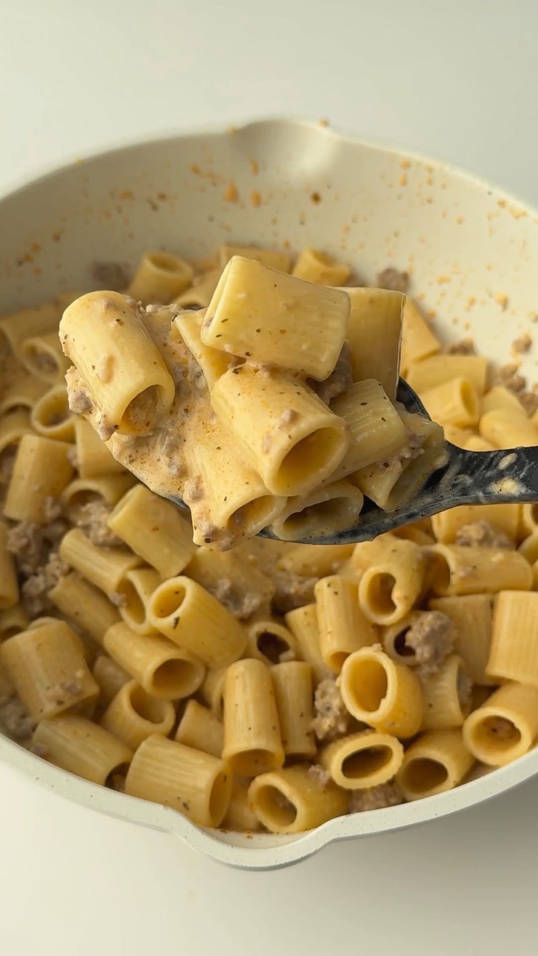 reallittlemeals 게시물 이미지: Creamy tomato sausage pasta! 

This is so easy...