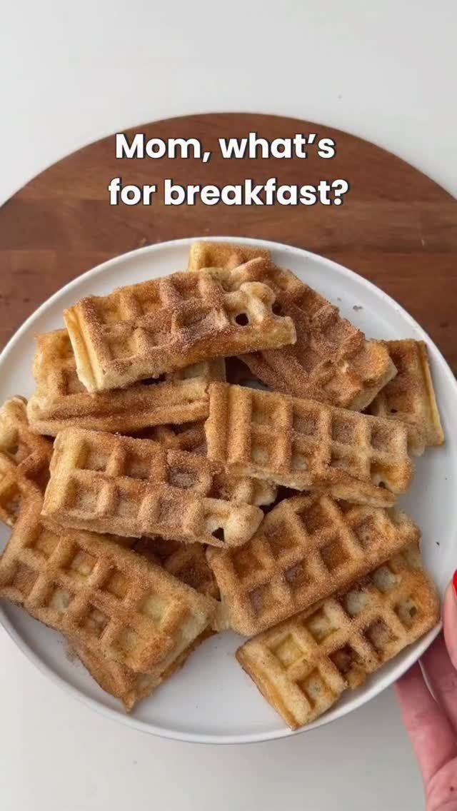 reallittlemeals 게시물 이미지: BANANA CHURRO WAFFLES 🤩

These could not be...