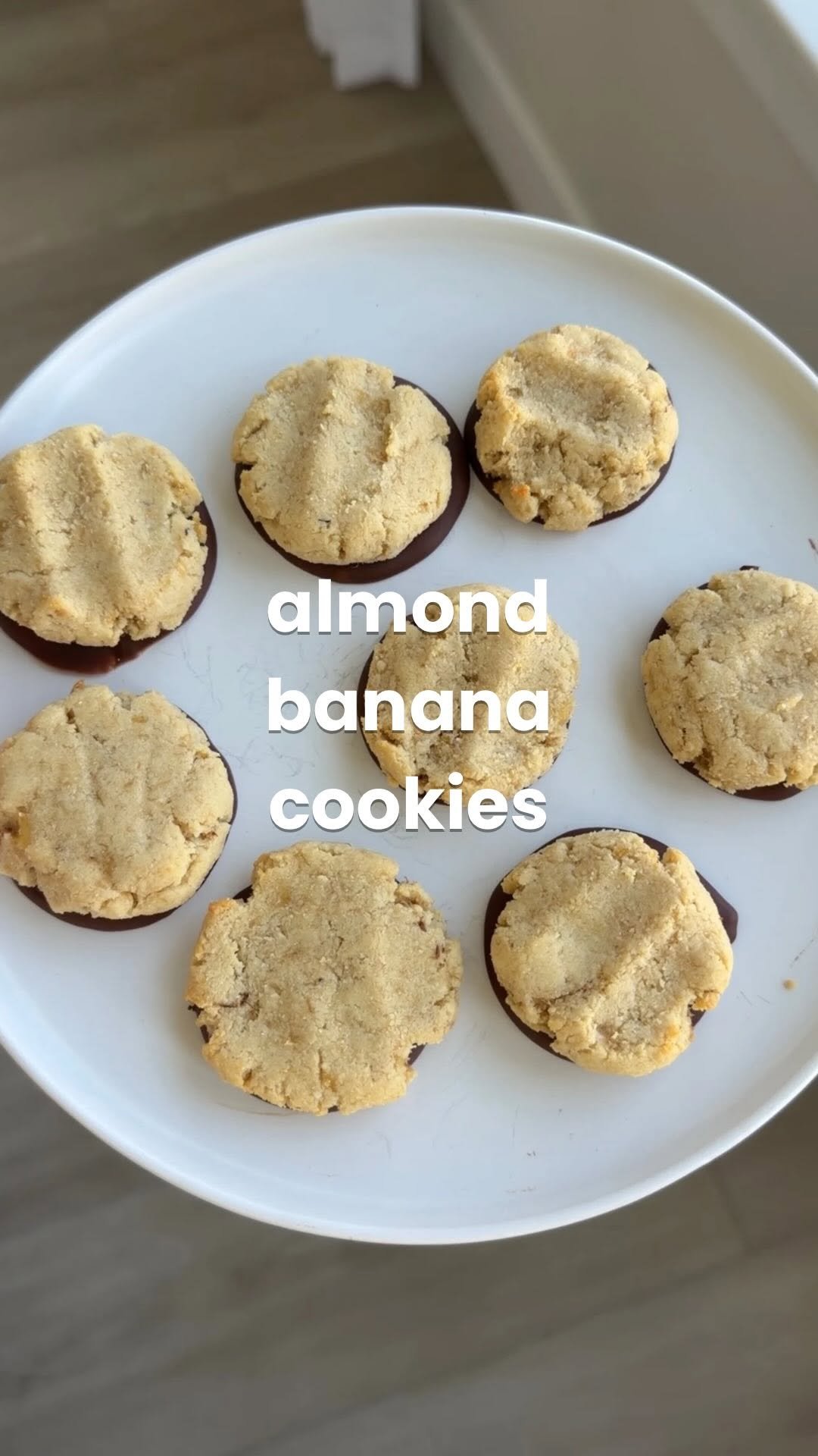 reallittlemeals 게시물 이미지: 3 INGREDIENT BANANA ALMOND COOKIES 😍

Made...