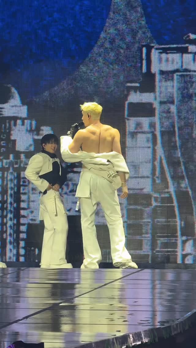 realstraykids 게시물 이미지: 1주차 집들이 끝🩵 #StrayKids #스트레이키즈...