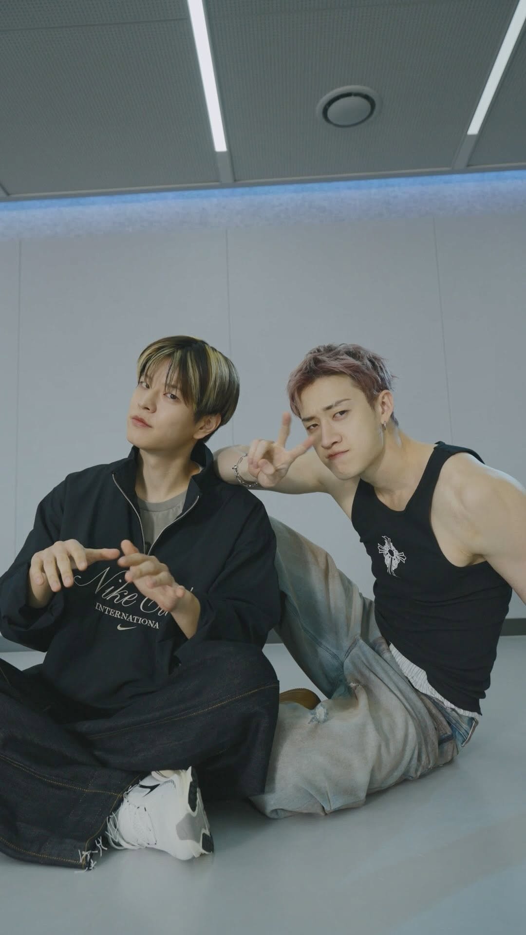 realstraykids 게시물 이미지: 𝗕𝗮𝗻𝗴 𝗖𝗵𝗮𝗻 & 𝗦𝗲𝘂𝗻𝗴𝗺𝗶𝗻 #StrayKids #스트레이키즈 #방찬...