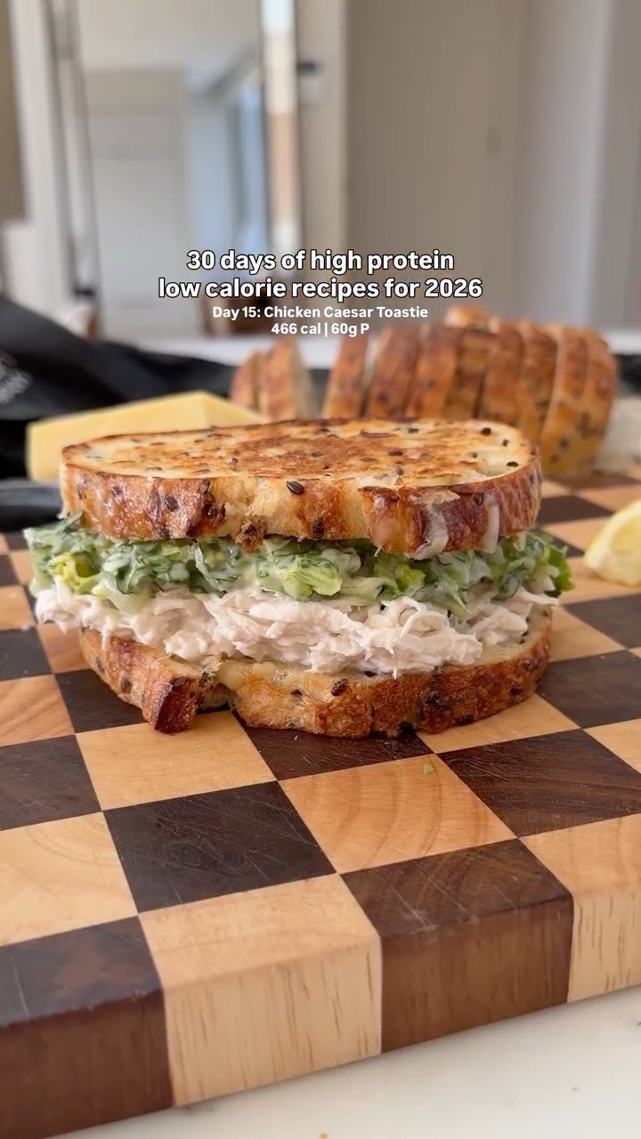 recipesbyvictoria 게시물 이미지: DAY 15: CHEESY CHICKEN CAESAR TOASTIE 🧀...