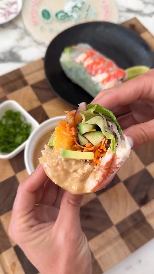 recipesbyvictoria 게시물 이미지: GIANT PRAWN SUMMER ROLL ☀️ with a creamy...