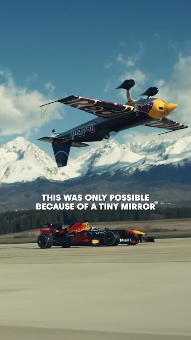 redbull 게시물 이미지: the solution was plane and simple 😏🪞

✈️:...