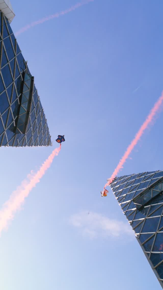 redbulladventure 게시물 이미지: they were just 10 meters apart for this...