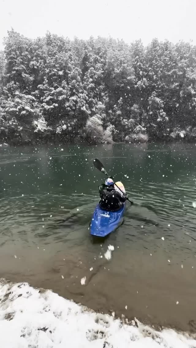 redbulladventure 게시물 이미지: freezing water, fire moves 🔥

🛶:...