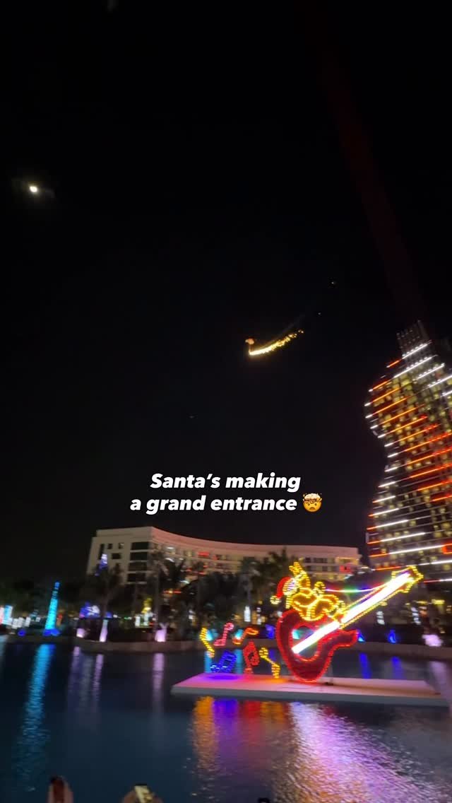 redbullairforce 게시물 이미지: happy ho ho holidays 💫

🎅: @miles_daisher