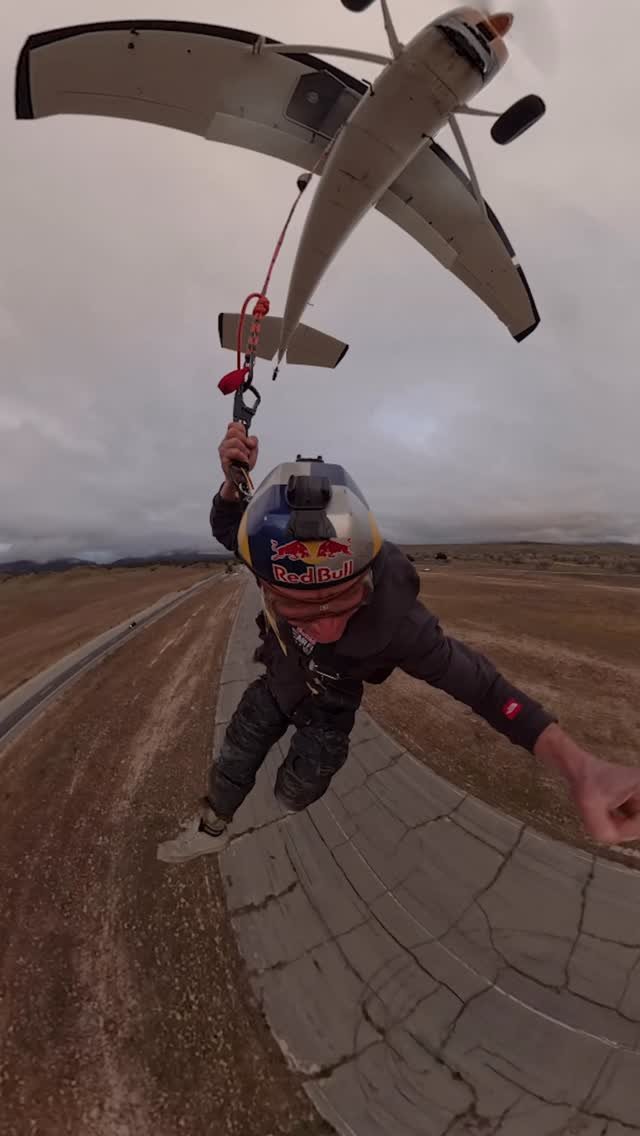 redbullairforce 게시물 이미지: he really said see yah 😳 @mikeswansons 

📱:...