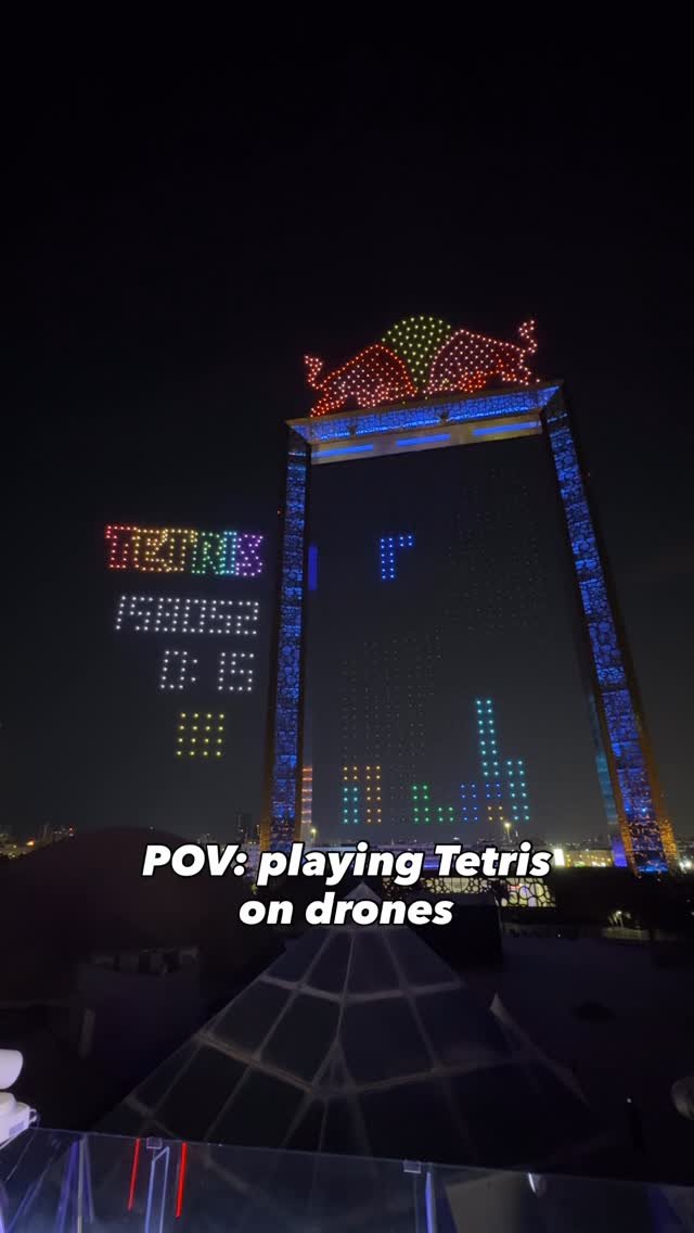 redbullgaming 게시물 이미지: playing the largest game of Tetris in the sky?...