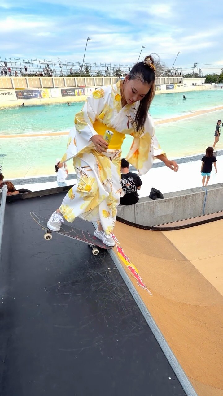 redbulljapan 게시물 이미지: 浴衣でスケボーチャレンジ👘🛹 @sakura_yosozumi...