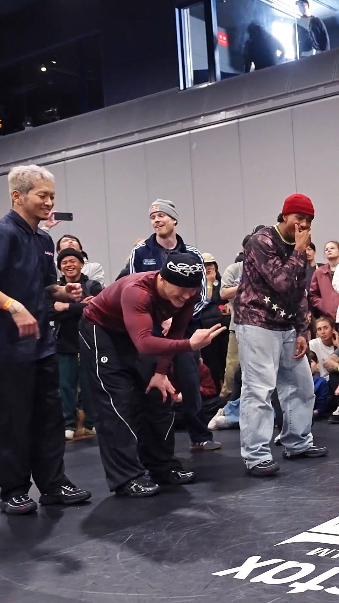 redbullkr 게시물 이미지: 브레이킹의 묘미😝
세계 최대 1대1 브레이킹 대회, 레드불 비씨원 월드 파이널이...