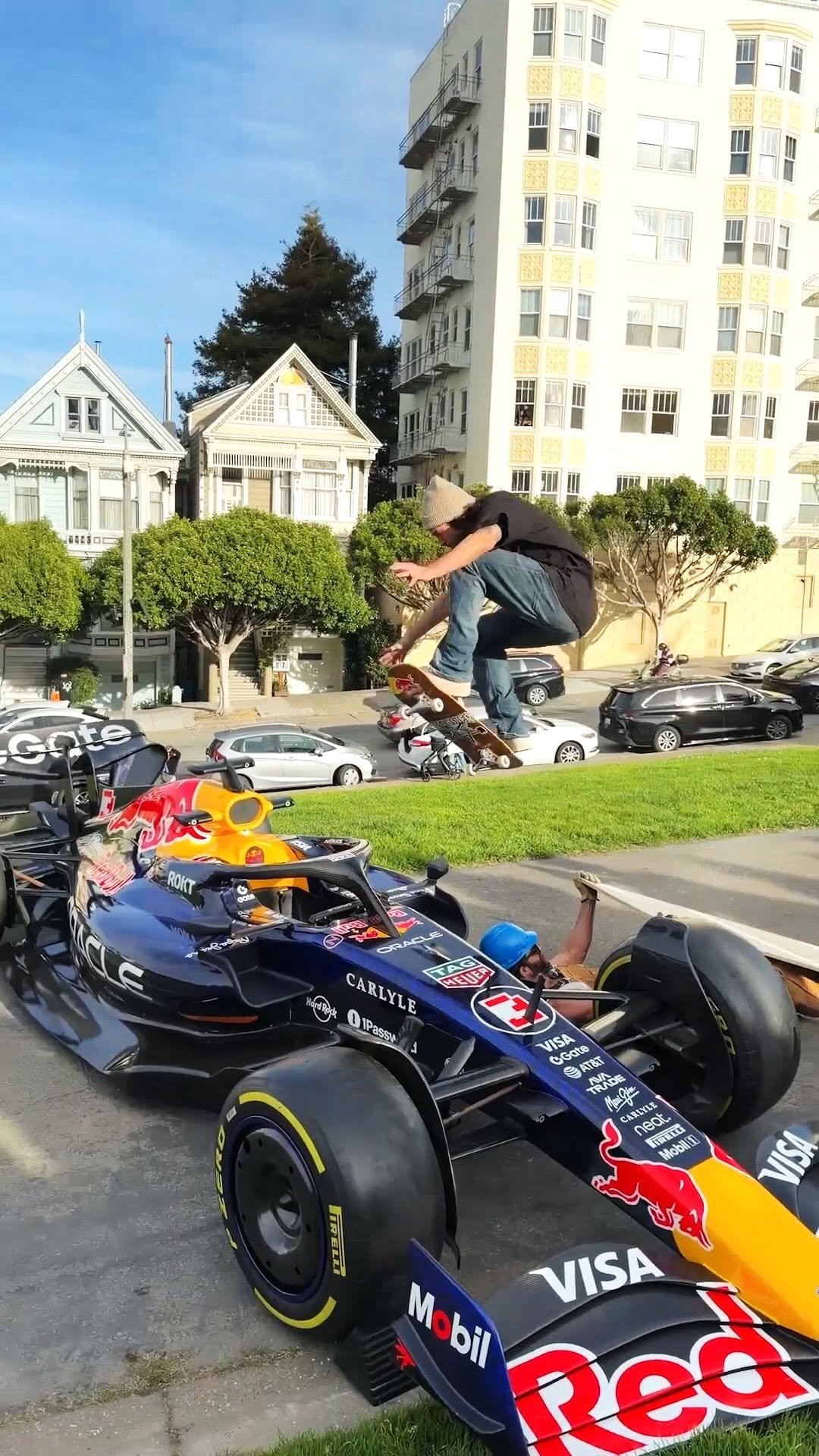 redbullkr 게시물 이미지: 수리비는 더 어려운 도전으로 받을게요 😉

🪜: @manramp
🛹:...