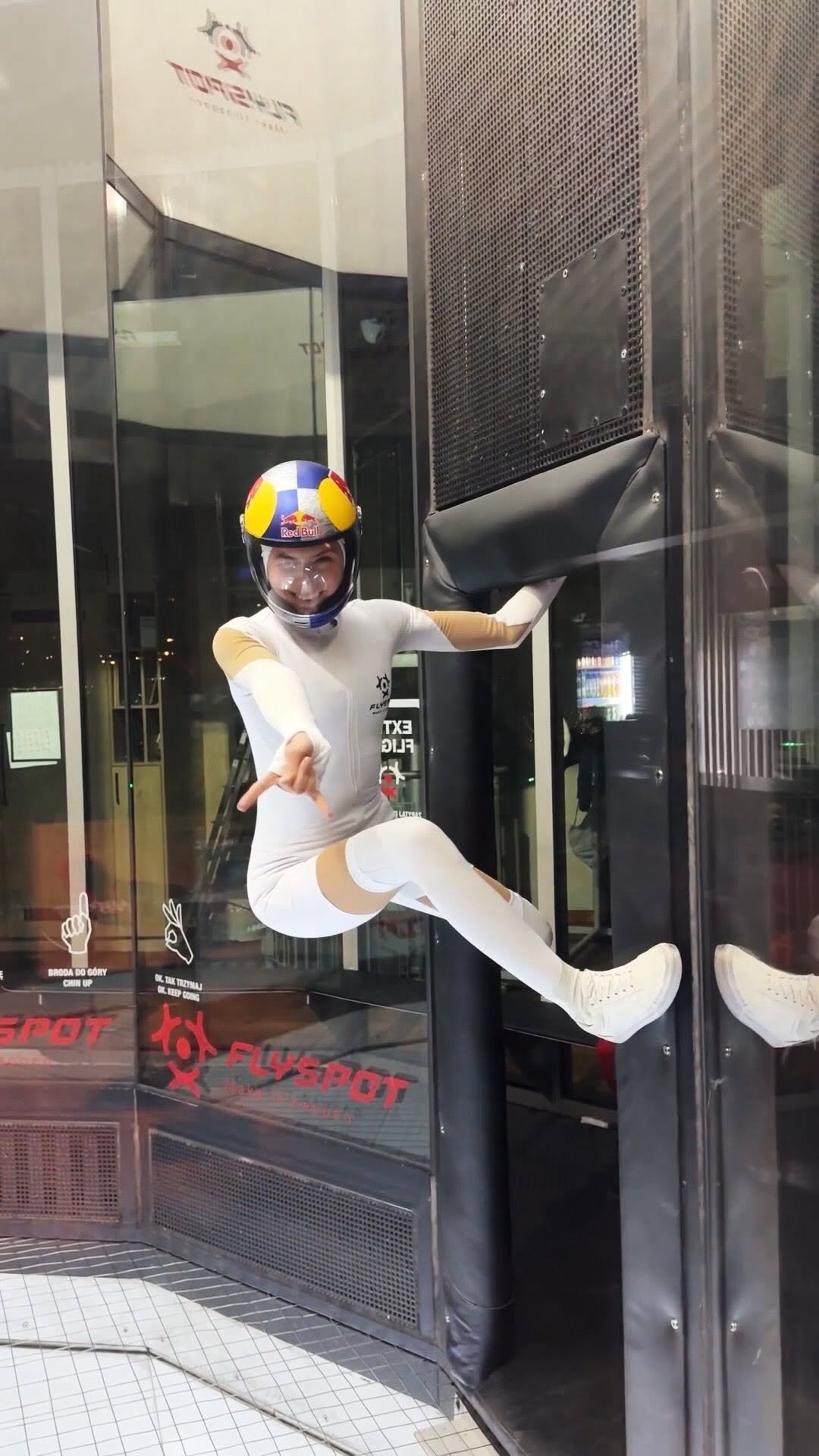 redbullkr 게시물 이미지: 바람은 극복하는 것🪽

🤸🏼: @kuczynska.maja 

#레드불...