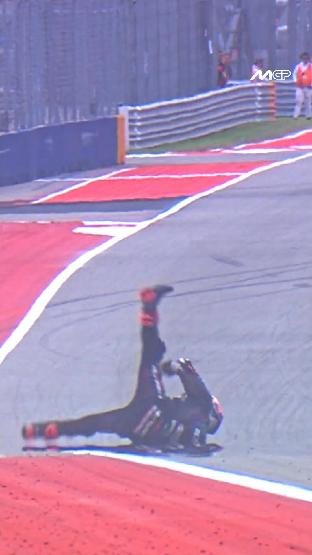 redbullkr 게시물 이미지: 어쨌든 우승하셨잖아~ 한 캔 해~🍾

🏆: @89jorgemartin

#레드불...