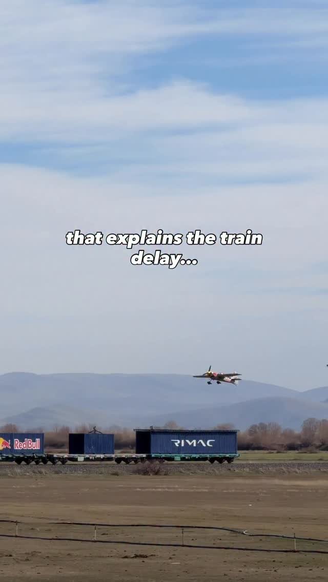 redbullmotorsports 게시물 이미지: pov: you’re waiting for your train and see...