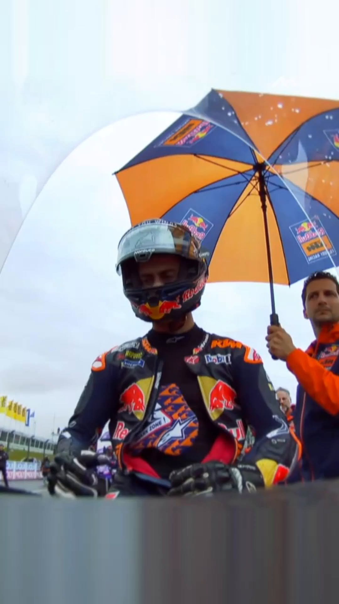 redbullmotorsports 게시물 이미지: Locked, loaded, ready to send 🔥