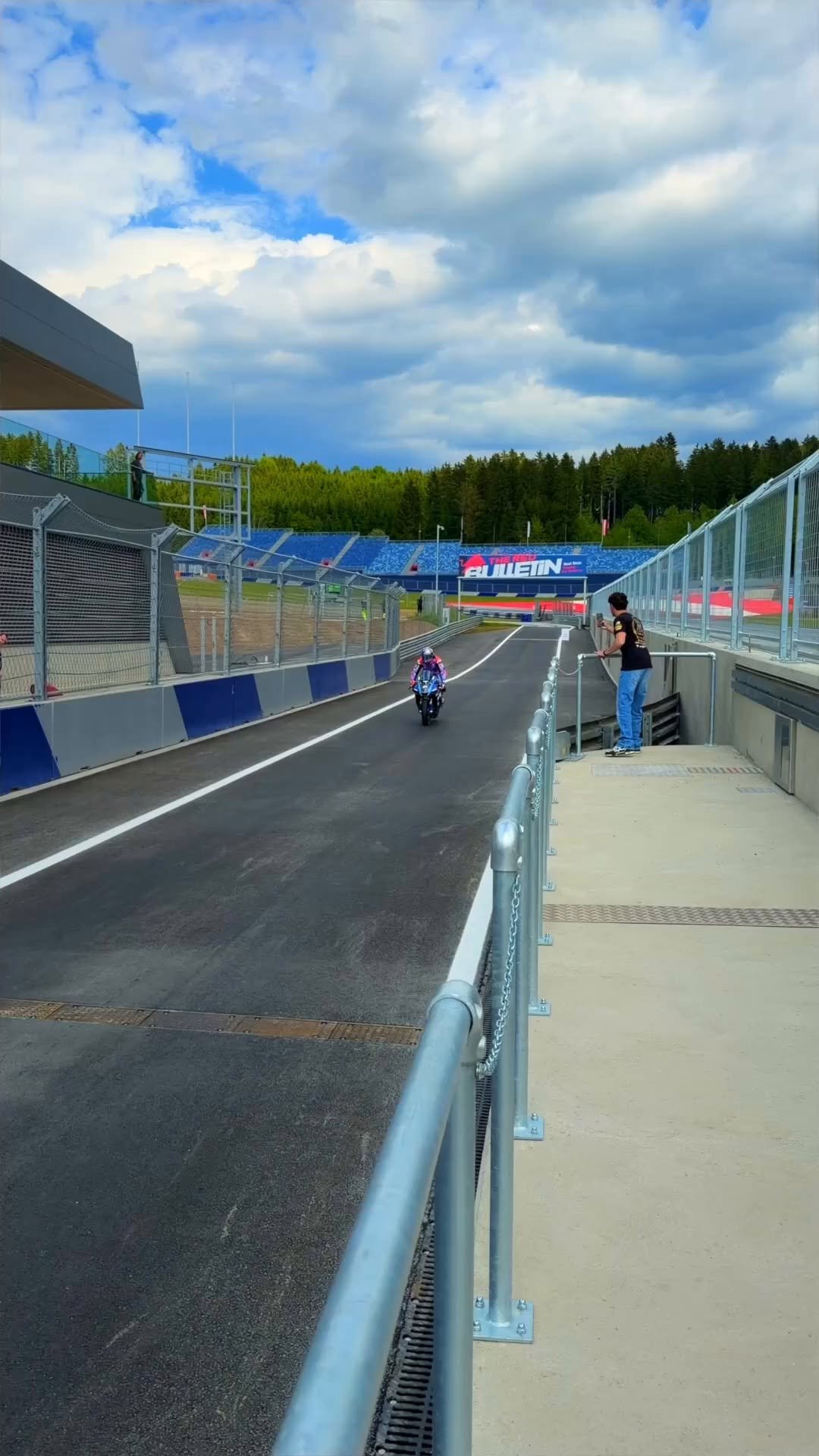 redbullmotorsports 게시물 이미지: Pick your angle. Grab a seat, see you...
