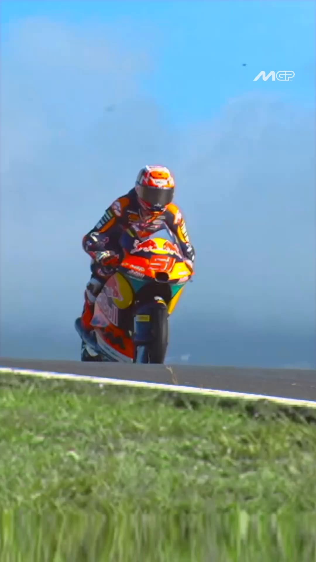 redbullmotorsports 게시물 이미지: @brianuriarte51 tried to lap the clouds 💀☁️...