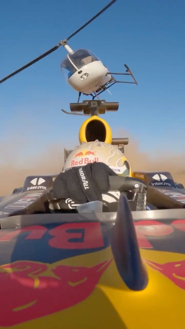 redbullracing 게시물 이미지: Only in the Aussie outback 🚁

#F1...