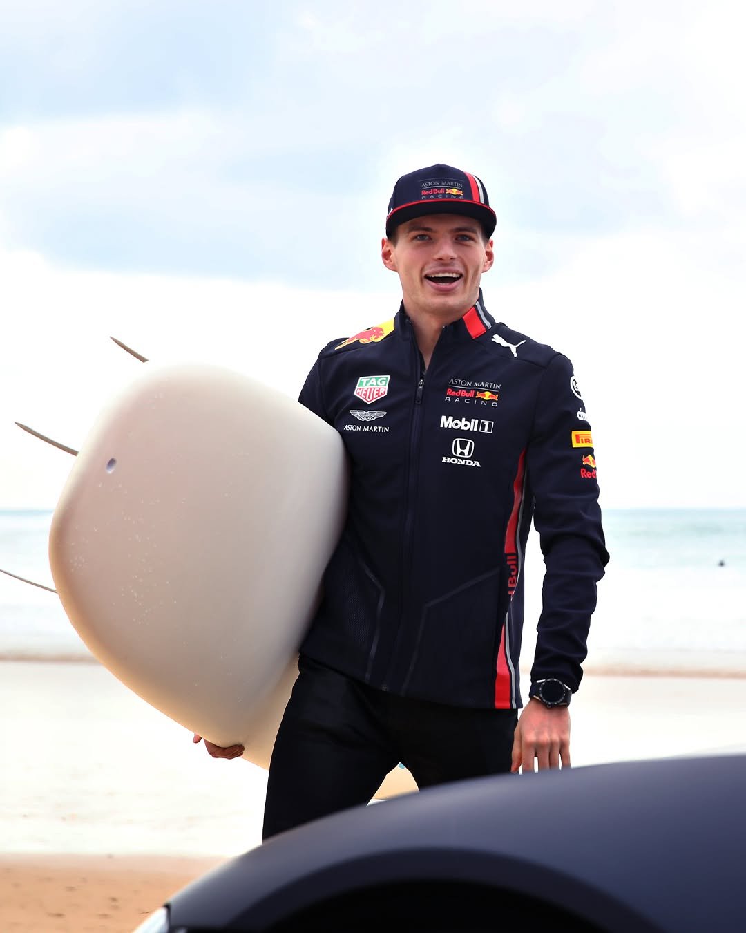 Photo by Oracle Red Bull Racing on February 28, 2026. May be an image of racing vehicles, skateboard, jet ski, surfboard, wetsuit, helmet and text that says 'TAG HEpEB STON STONMARTIN Redful T 구 ANONMARTIN AROH MAETIN Mobili 1 HONDA Red'.
