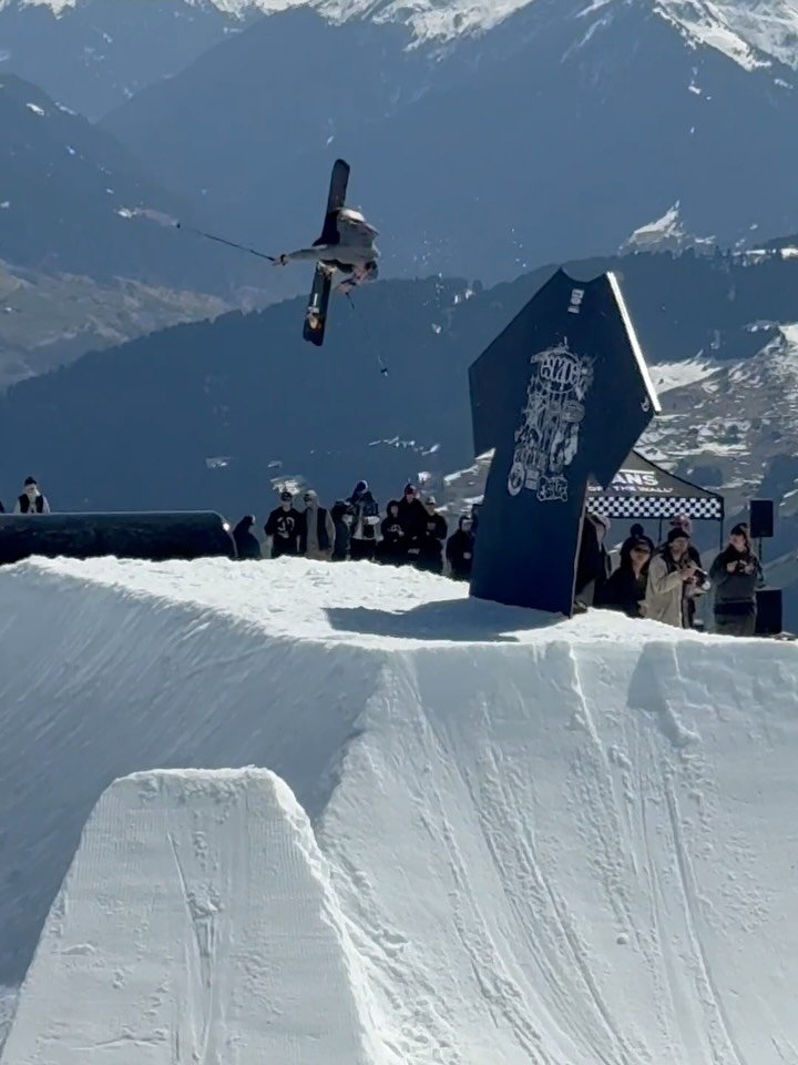 redbullsnow 게시물 이미지: @nicoporteous, slush surfing thru the Laax...
