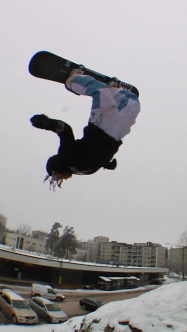 redbullsnow 게시물 이미지: zebified ⚡️ throwback to some @zebpowelll 🤯...