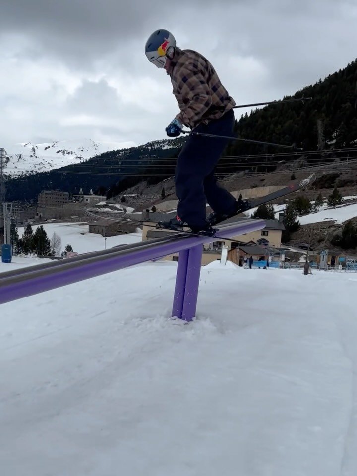 redbullsnow 게시물 이미지: @maxmoffattt, 🔥-line from @theslvsh and a...