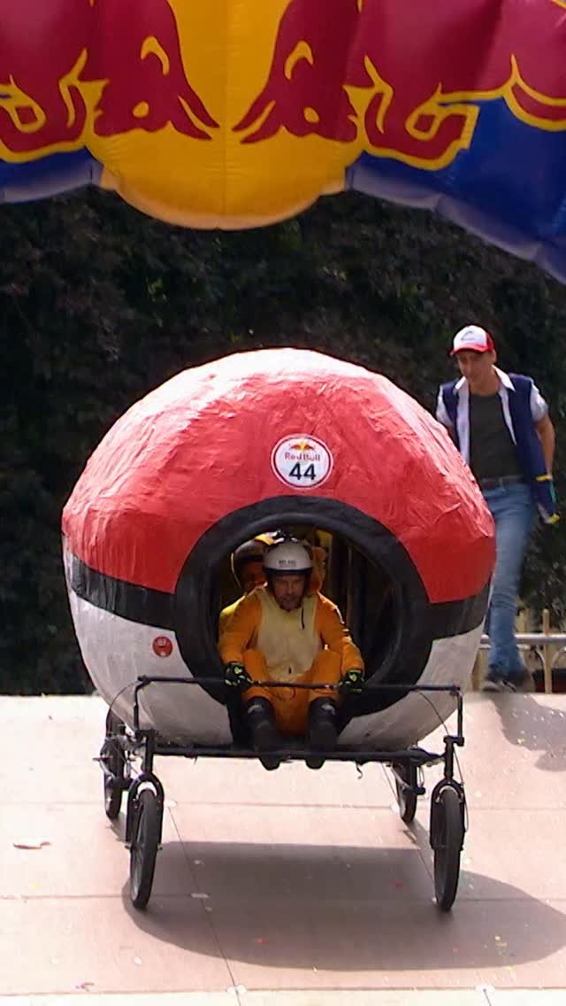 redbullsoapbox 게시물 이미지: broke free 😬

#redbull #givesyouwiiings...