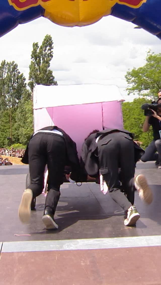 redbullsoapbox 게시물 이미지: rolled smoothly start to finish 🧻

#redbull...