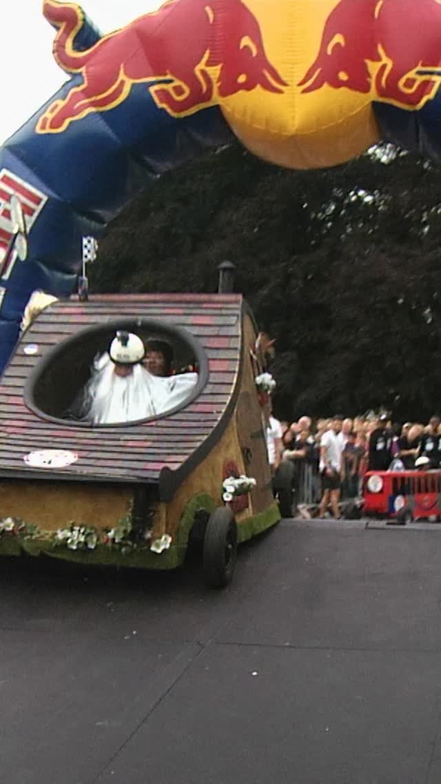 redbullsoapbox 게시물 이미지: wizardry worked 🪄

#redbull #givesyouwiiings...