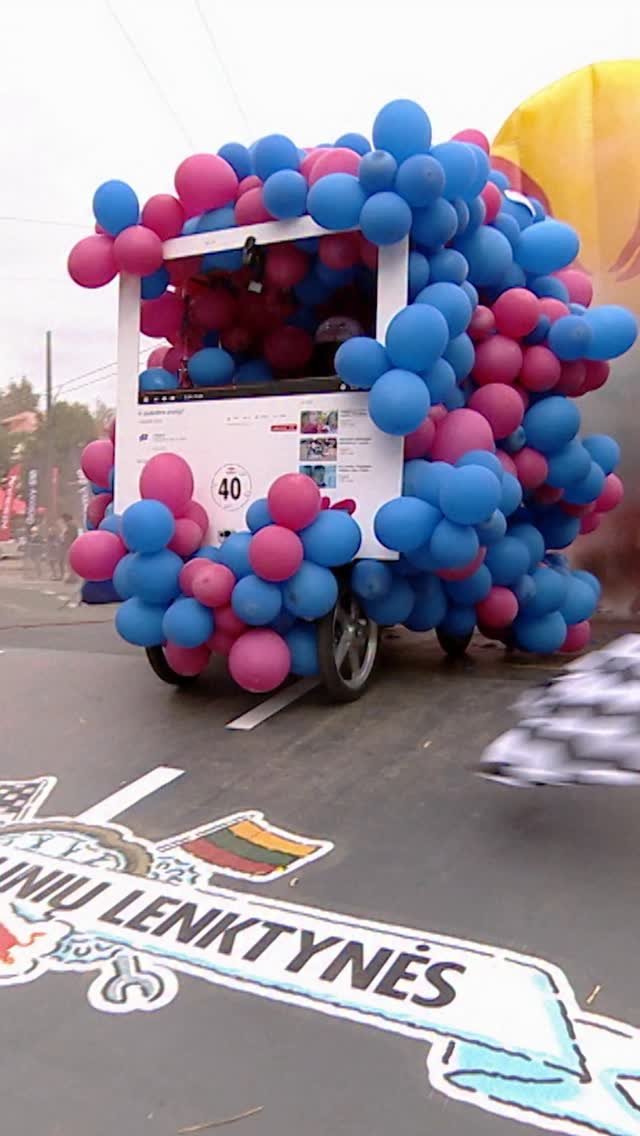 redbullsoapbox 게시물 이미지: pop goes the plan 🎈

#redbull #givesyouwiiings...