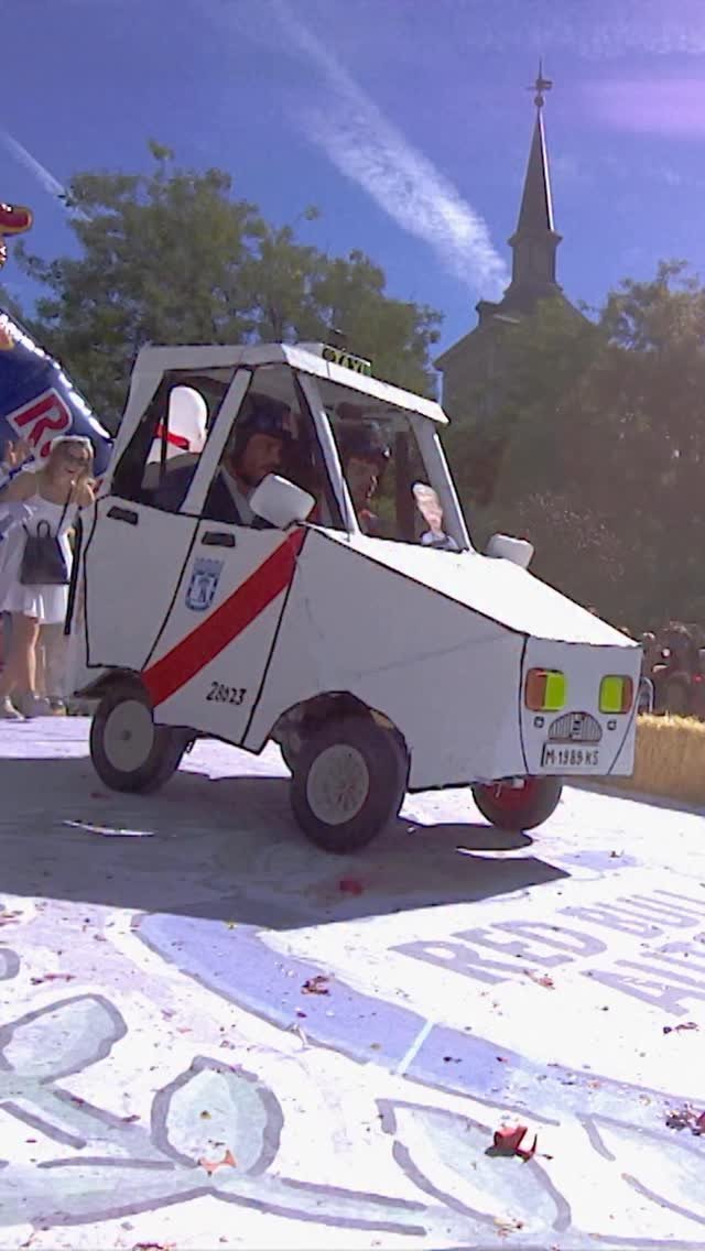 redbullsoapbox 게시물 이미지: five-star chaos, one-star ride 🚕

#redbull...