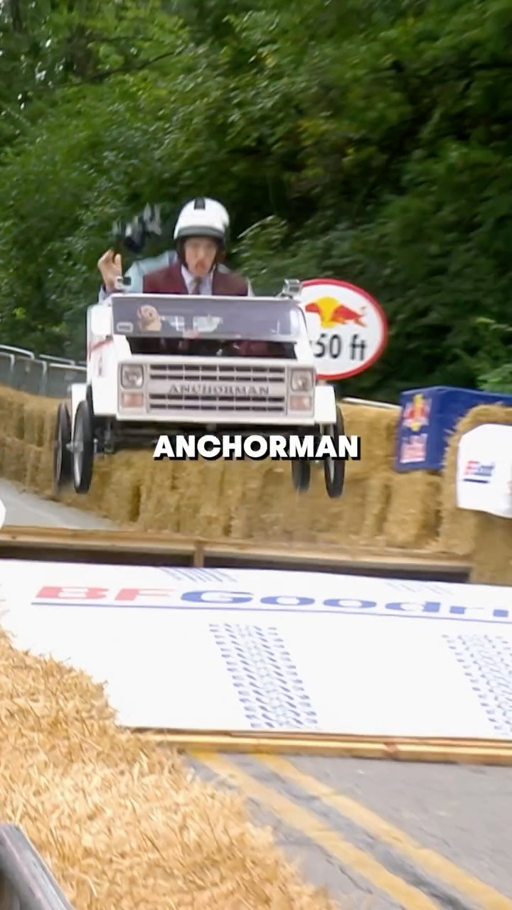 redbullsoapbox 게시물 이미지: a *very* dedicated anchorman 😅🎥

#redbull...