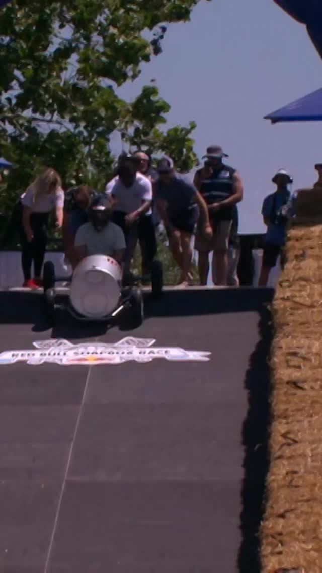 redbullsoapbox 게시물 이미지: safe & sound 😌

#redbull #givesyouwiiings...