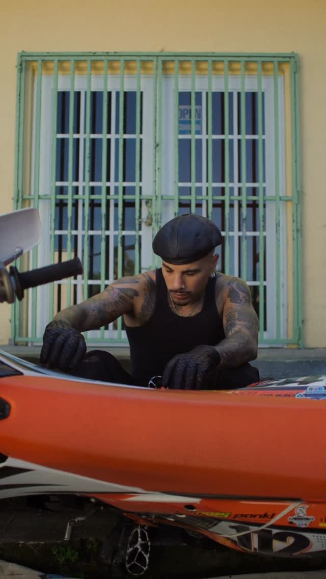 redbullusa 게시물 이미지: ya es oficial Rauw X @redbull desde la isla... 🇵🇷 2026