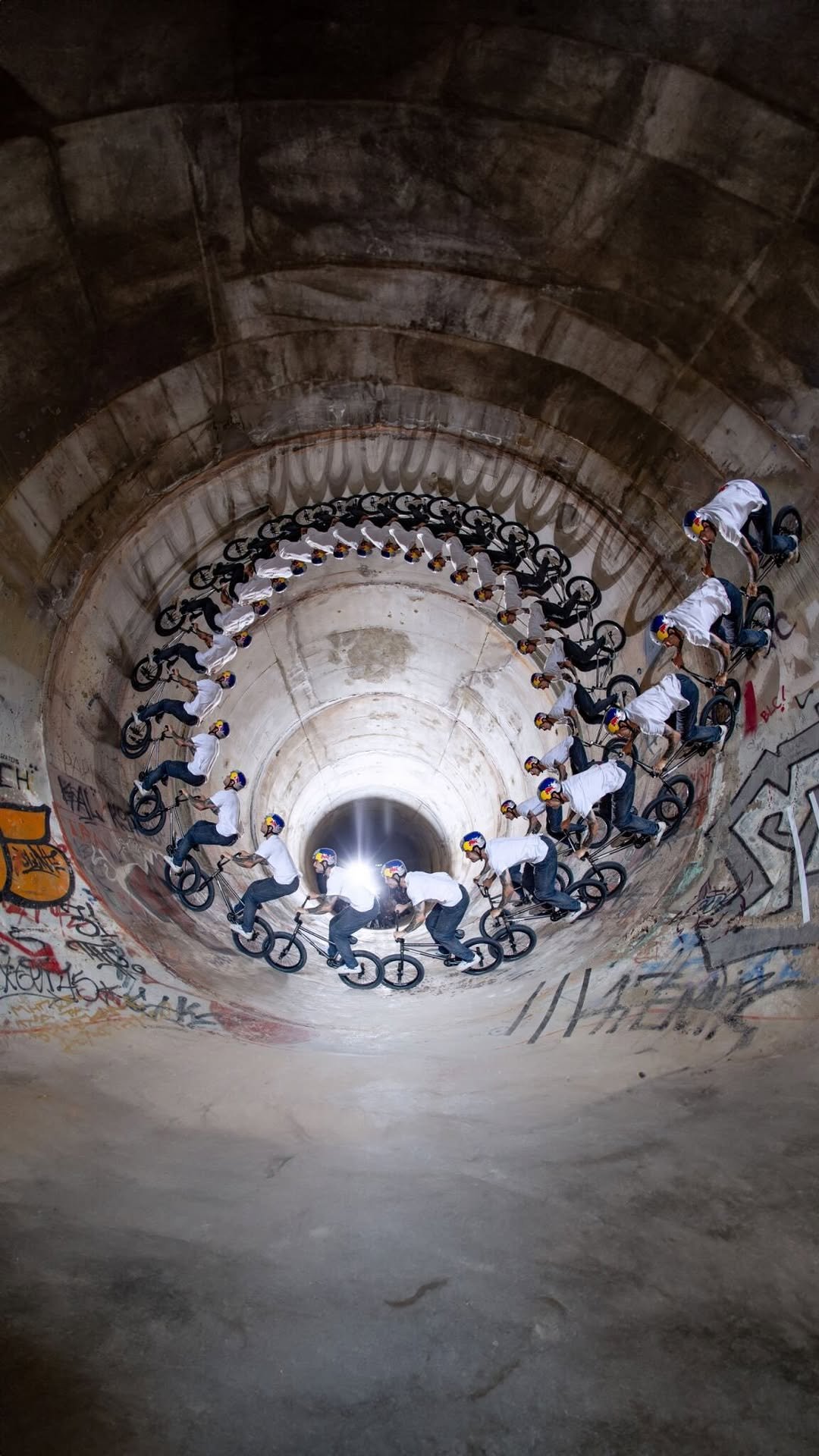 redbullusa 게시물 이미지: been watching this on a loop 🔄 @georgentavou