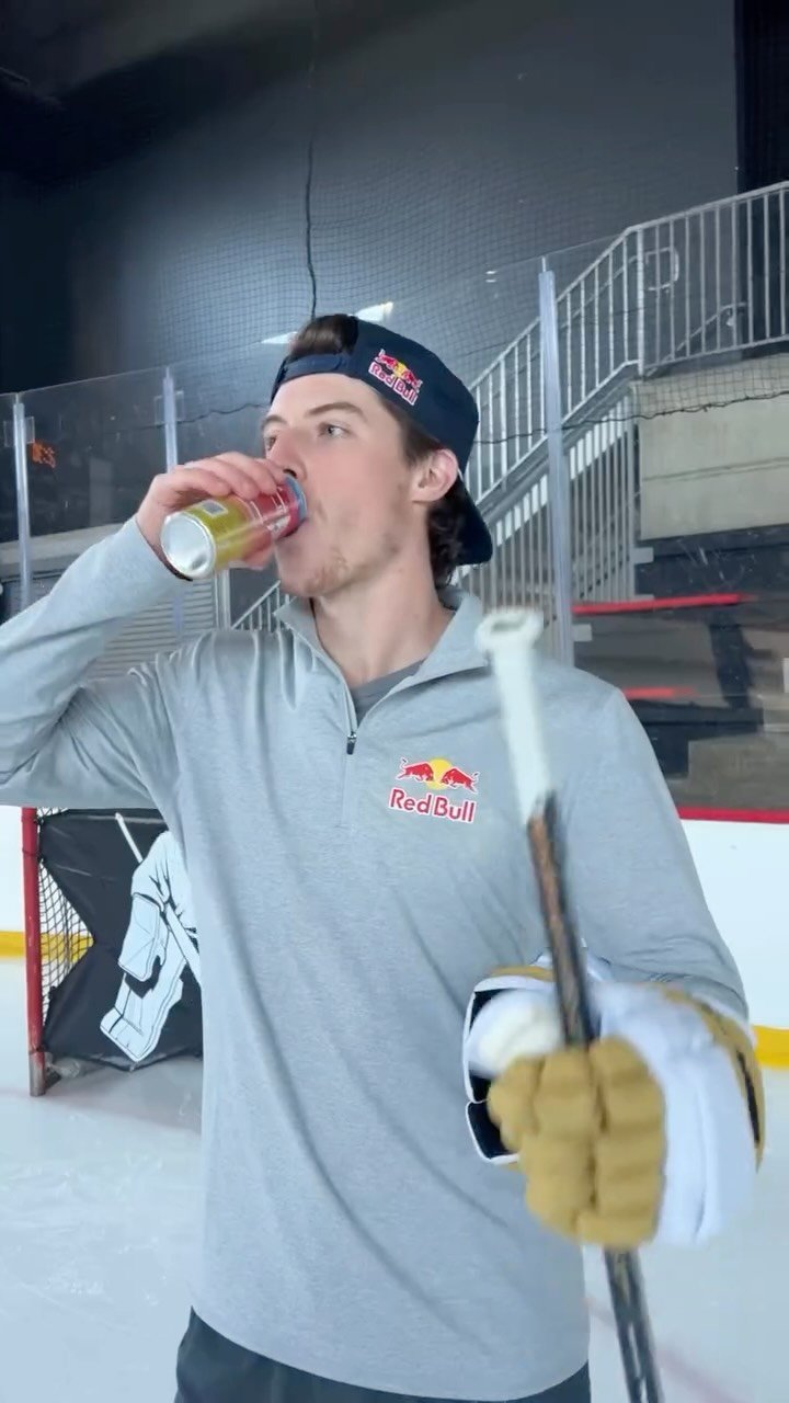 redbullusa 게시물 이미지: handling skills smooth as ice 😮‍💨 

Red Bull...