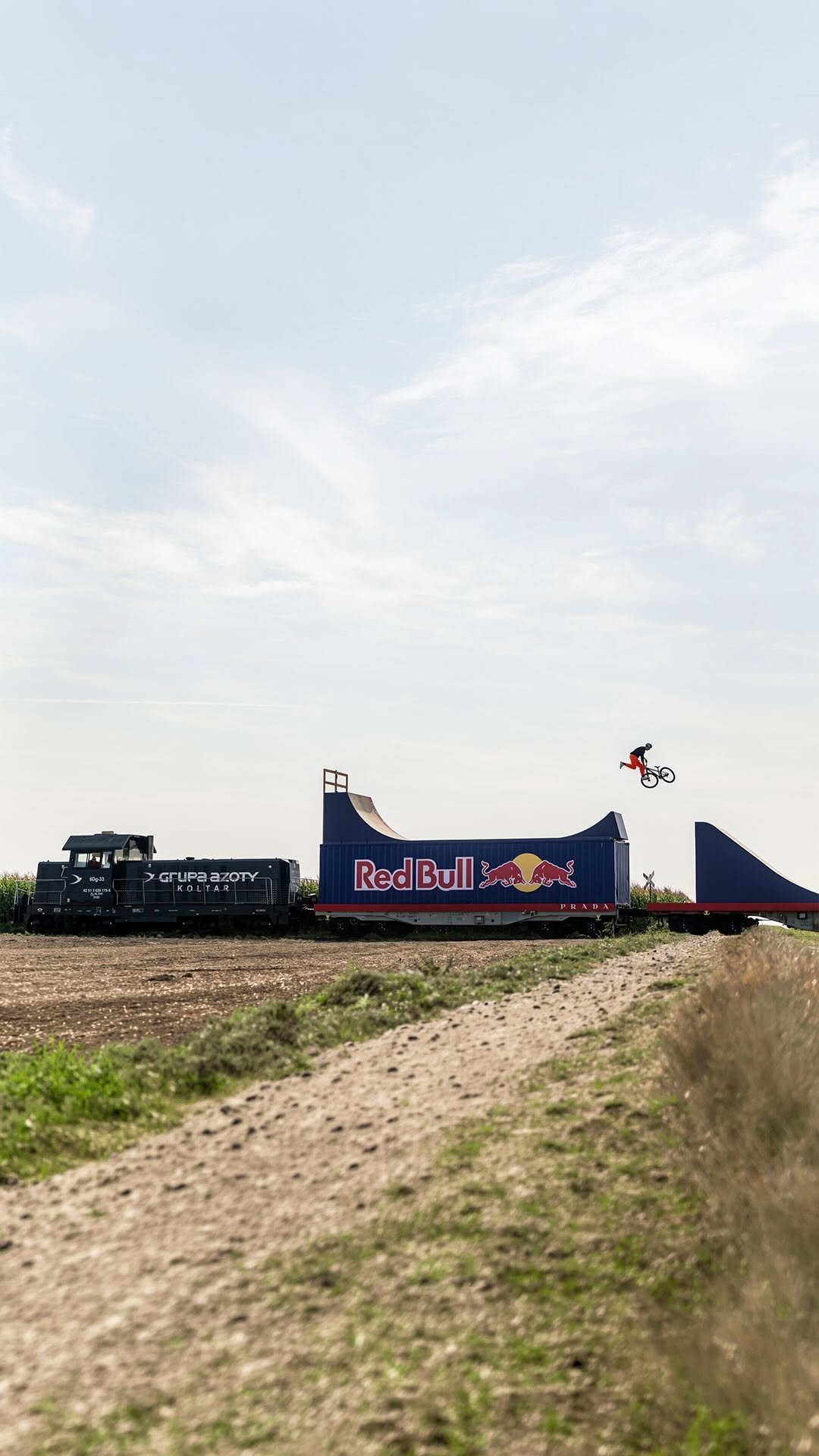 redbullusa 게시물 이미지: hitting tricks like it’s a video game 🫢 @davidgodziek