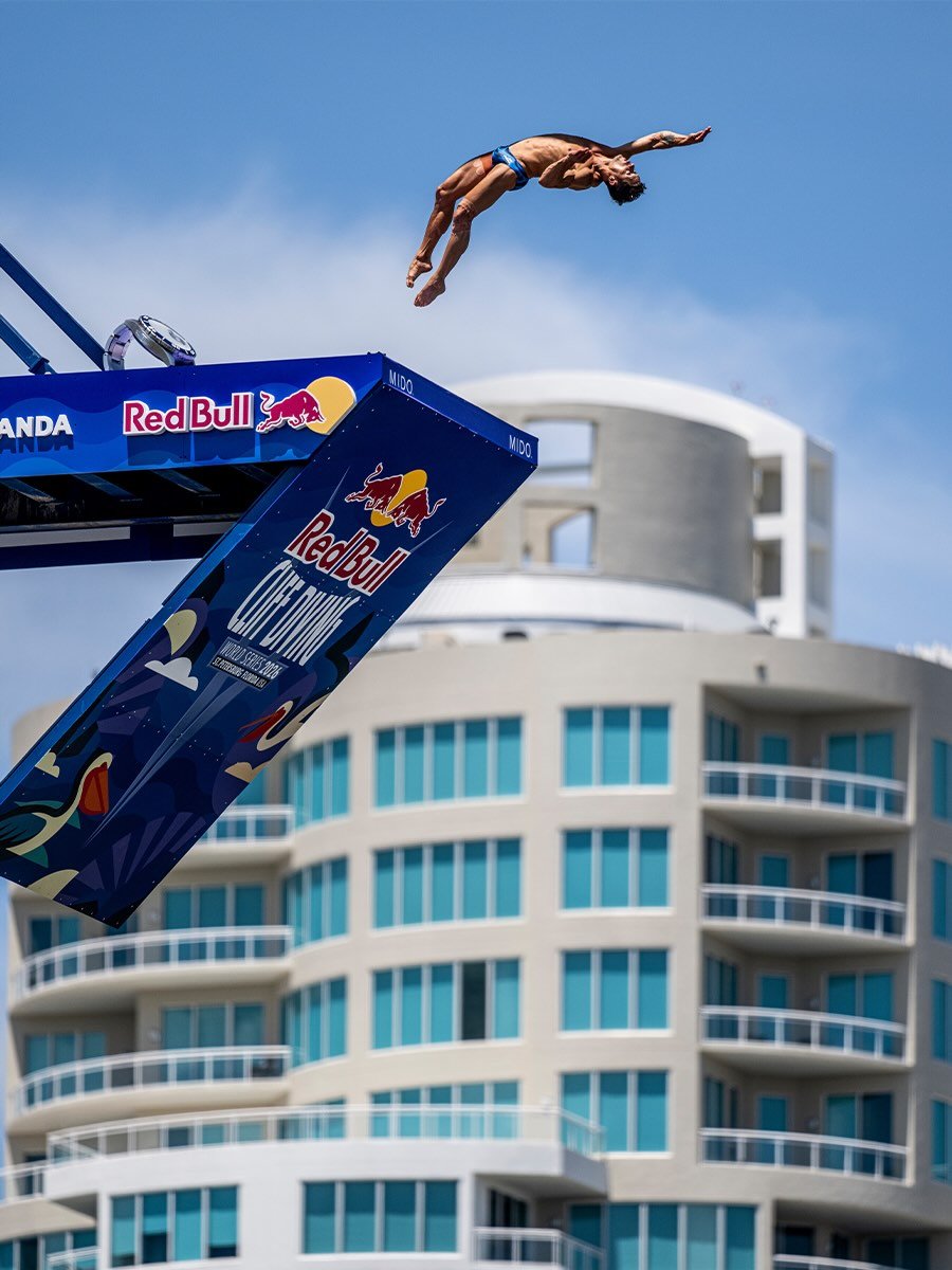 redbullusa 게시물 이미지: vibes were high, dives were higher 👏

St....